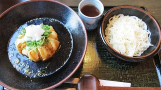 玉ねぎつけ麺 華