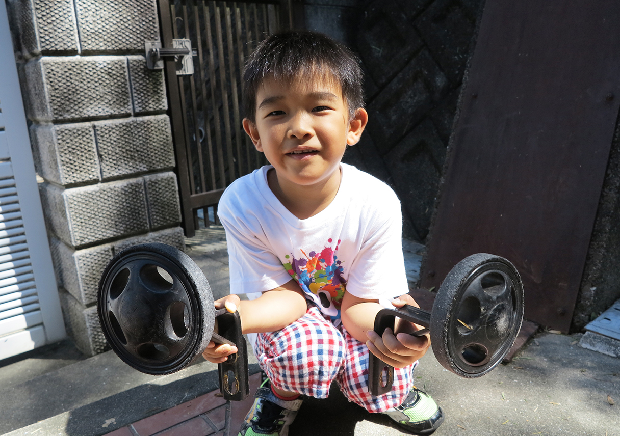 補助輪外して、初めて自転車に乗れたよー