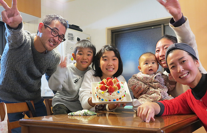 ファミリーで、クリスマスパーティを開催中！