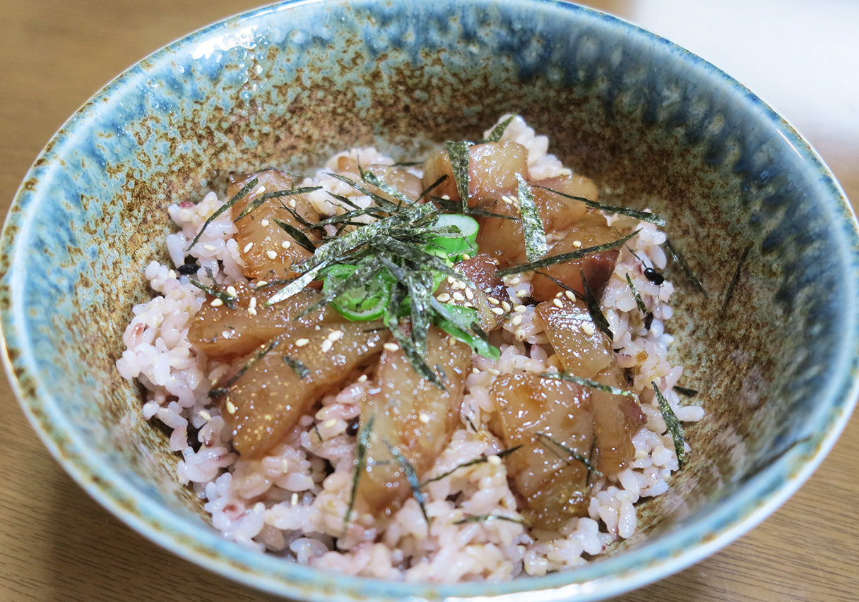 初めての漬け丼は、美味しかった
