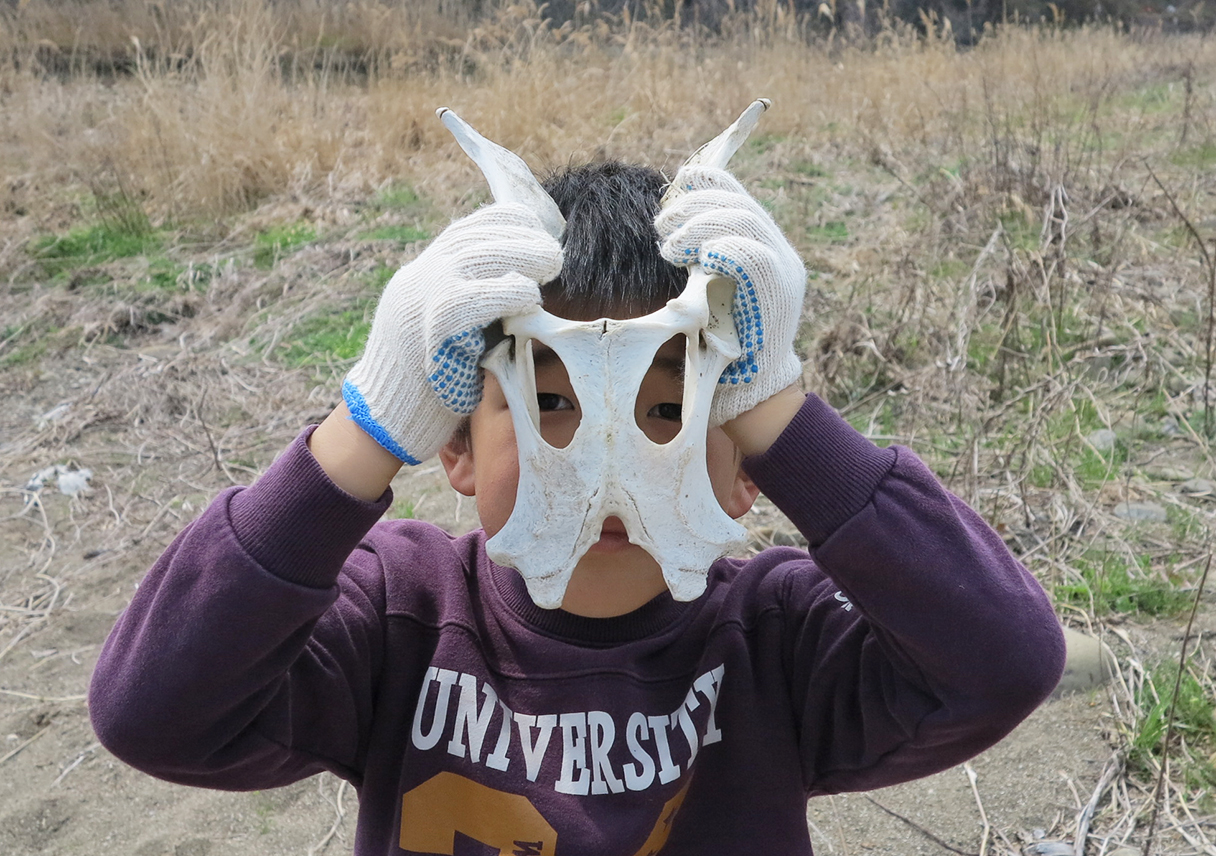 近くの川で、もののけ姫ごっこ