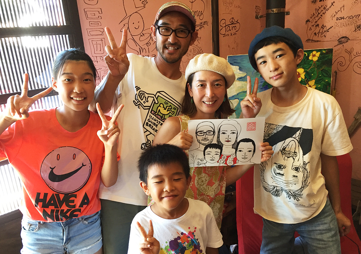 国内外で活躍中の「モンドくん」に、似顔絵を描いてもらったよー