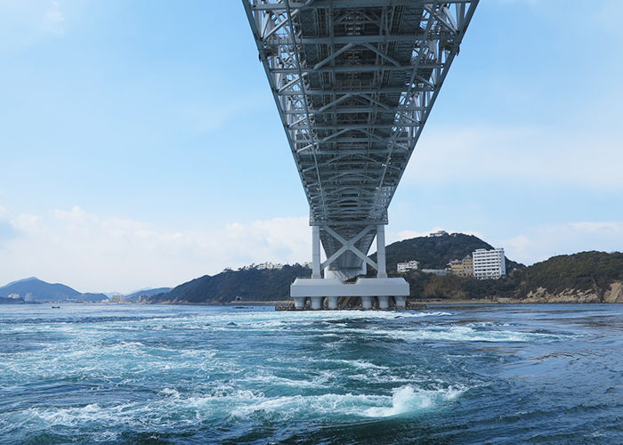 鳴門海峡の渦潮