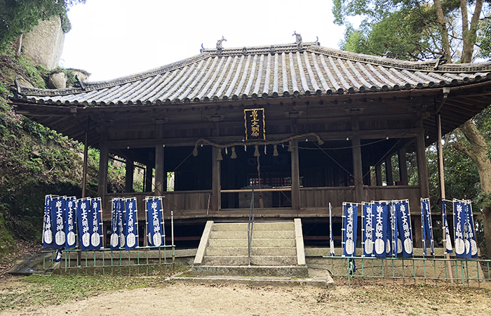 岩上神社