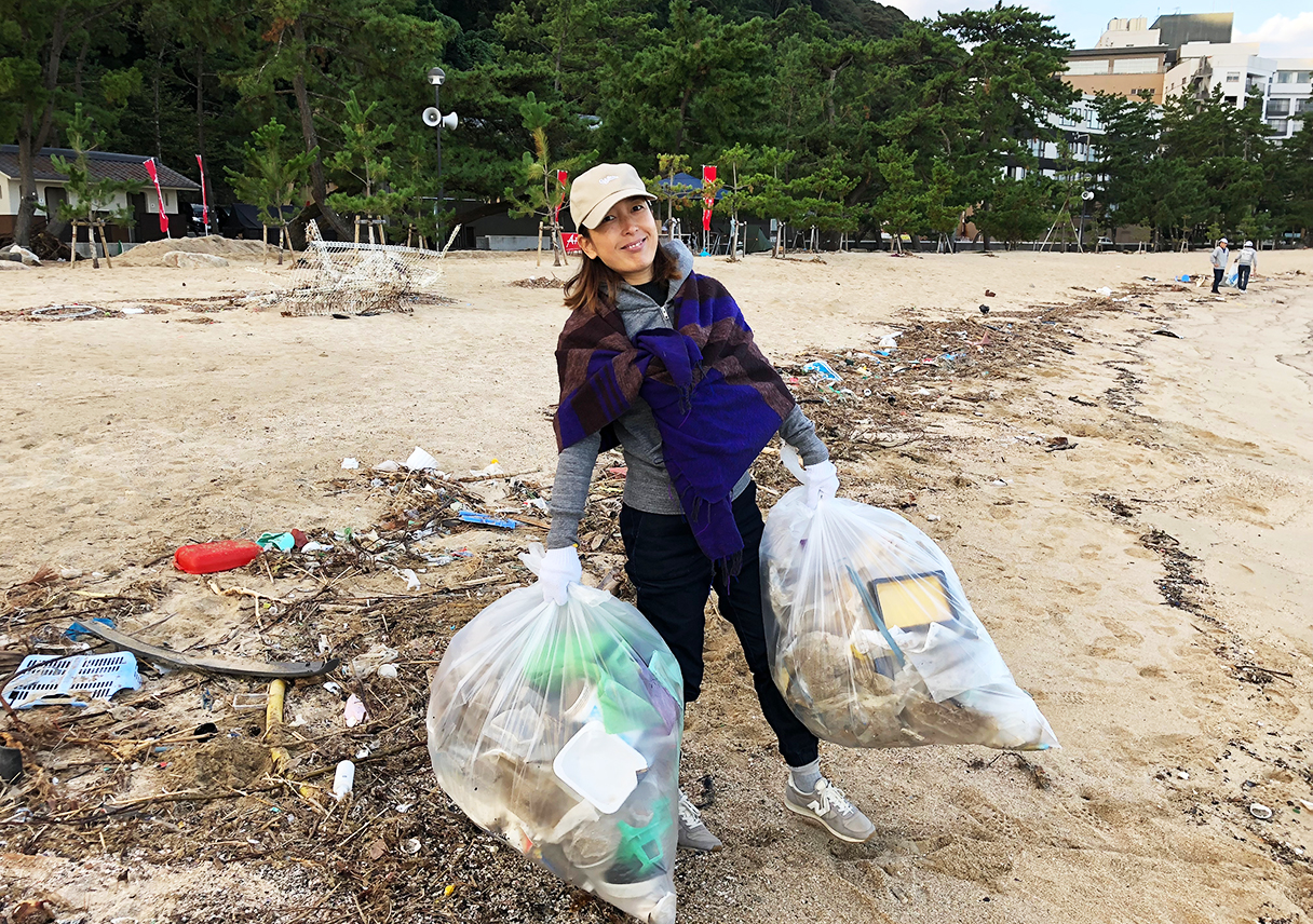 大浜海岸で清掃活動