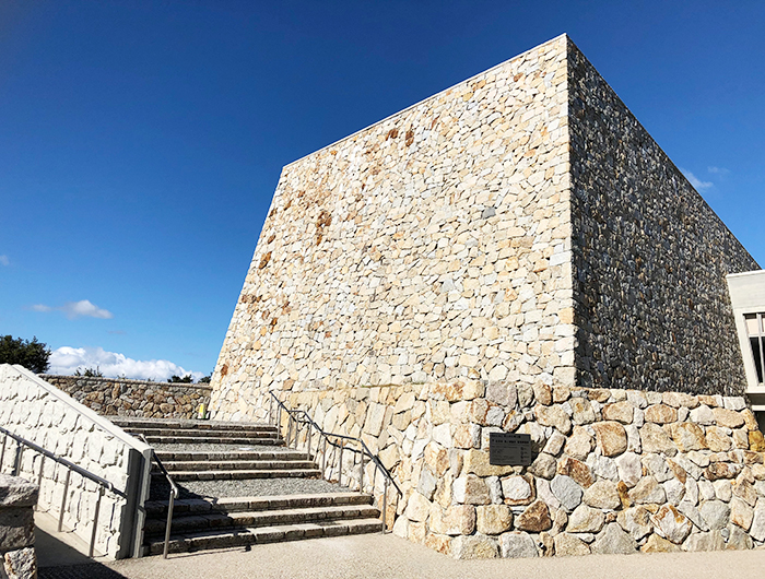 若人の広場公園　展示資料館