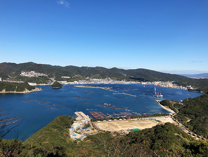 若人の広場公園 記念塔