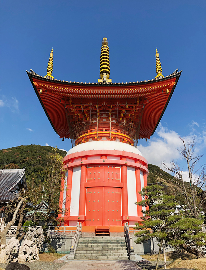 八浄寺 瑜祗七福宝塔（ゆぎしちふくほうとう）