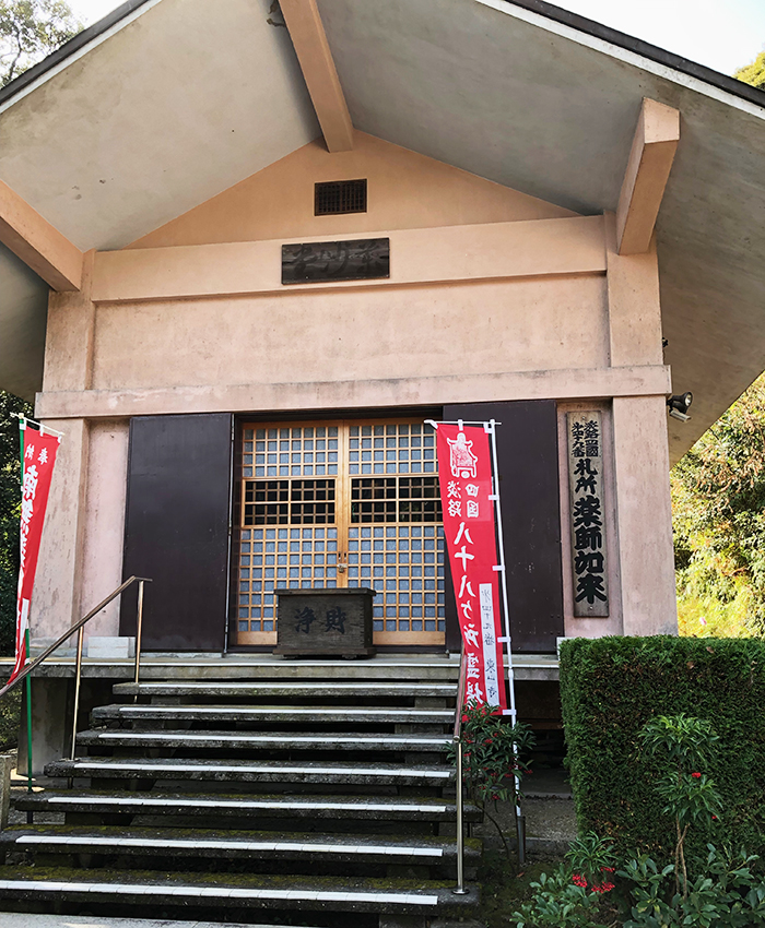 東山寺の薬師堂