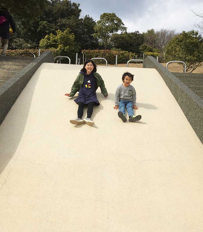 淡路島公園の石のすべり台