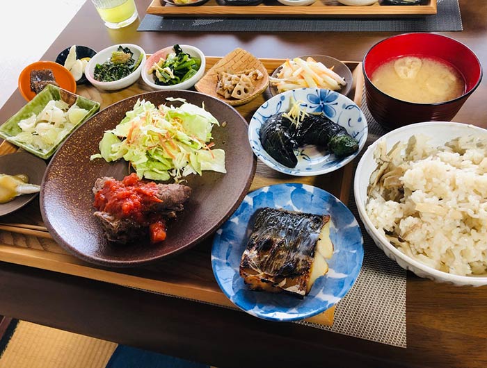 おかんのおもてなし贅沢ランチ。淡路島・佐野「七彩果(ななさいか)」は、おすすめ‼️