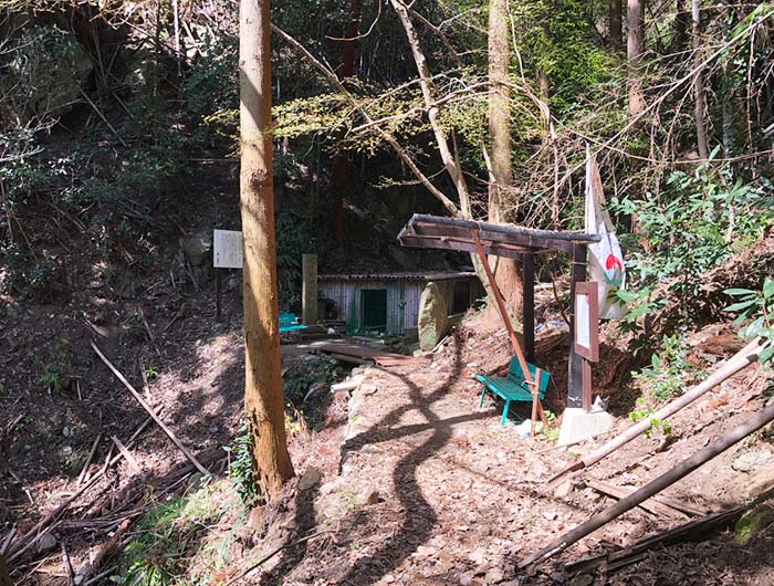 淡路島 御井の清水の水汲み小屋