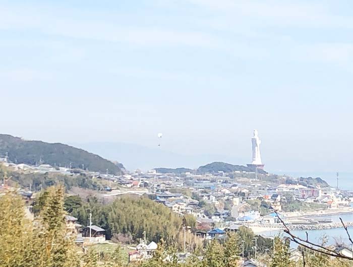 淡路島の空でパラグライダー