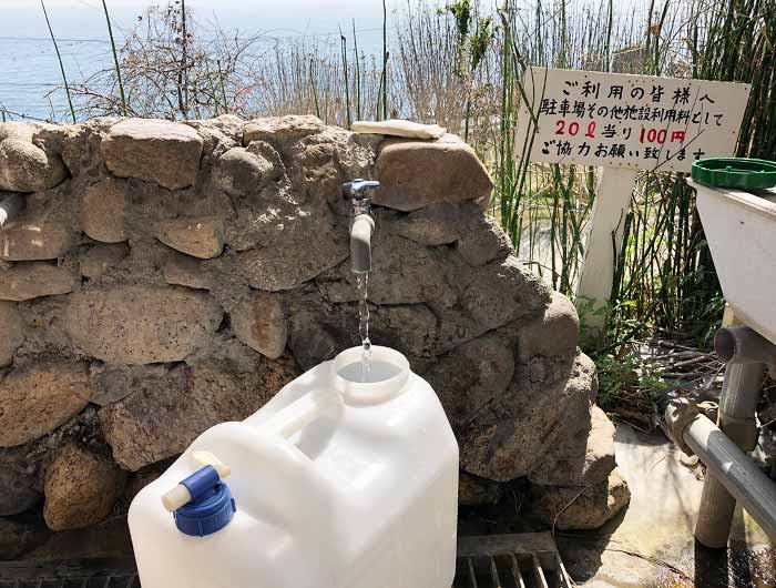 名水喫茶サンスイの水汲み場