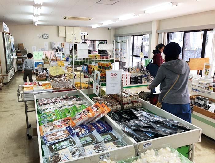 淡路島牧場の売店の様子