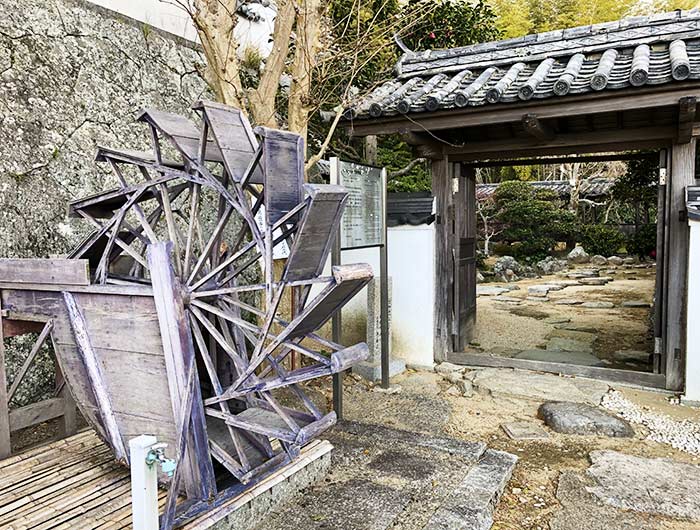 妙勝寺の庭園入り口