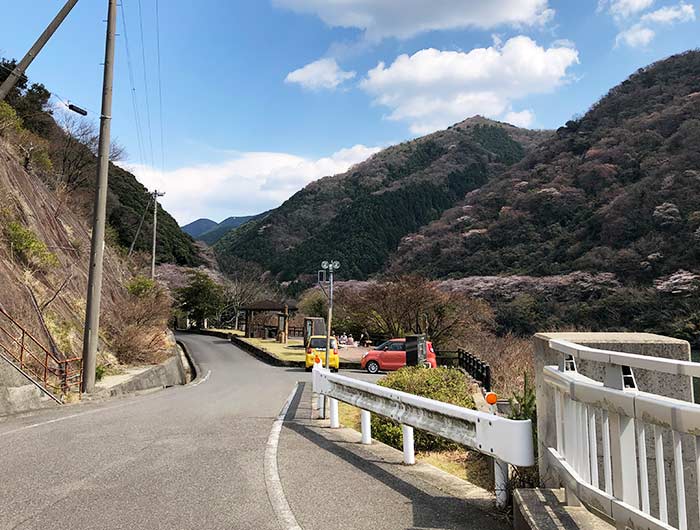 諭鶴羽ダムの駐車場