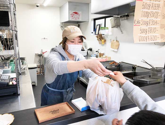 六參四（634）の店主・アヤミさん