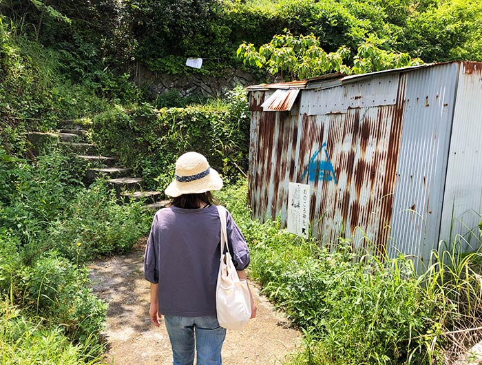 自凝神社（おのころ神社）神体山の案内口