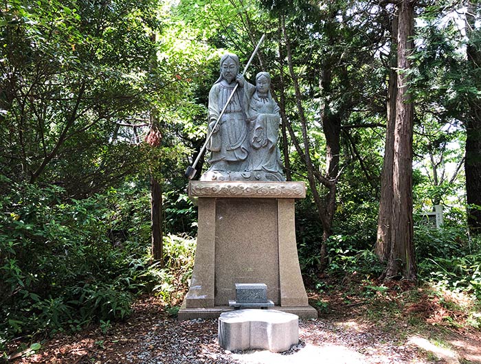 自凝神社（おのころ神社）　二神石像