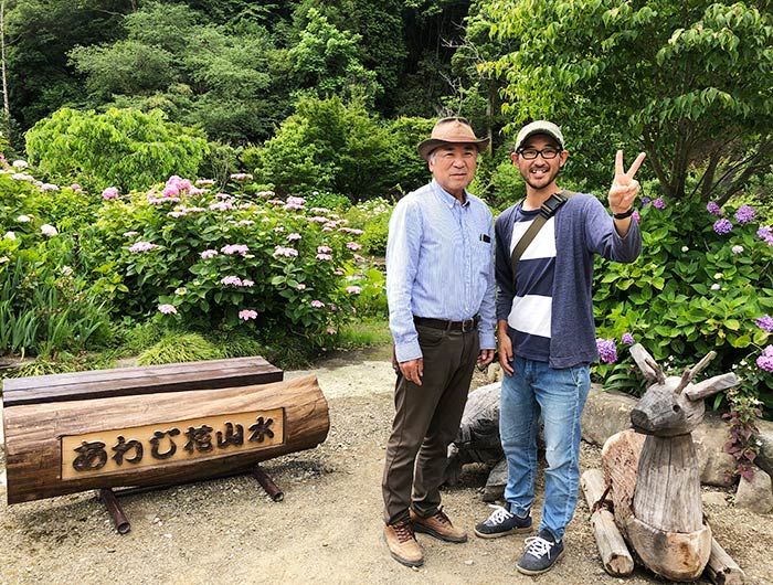 あわじ花山水で、オーナーの水田さんと記念撮影