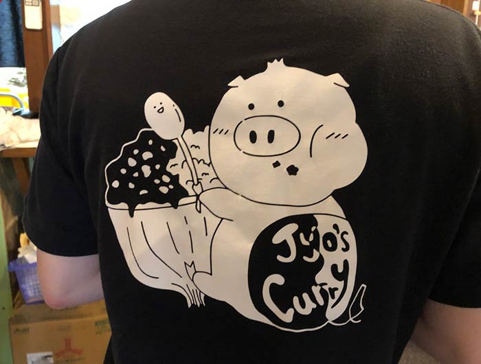 Jyo's Curry（ジョーズカリー）のキャラクターTシャツ