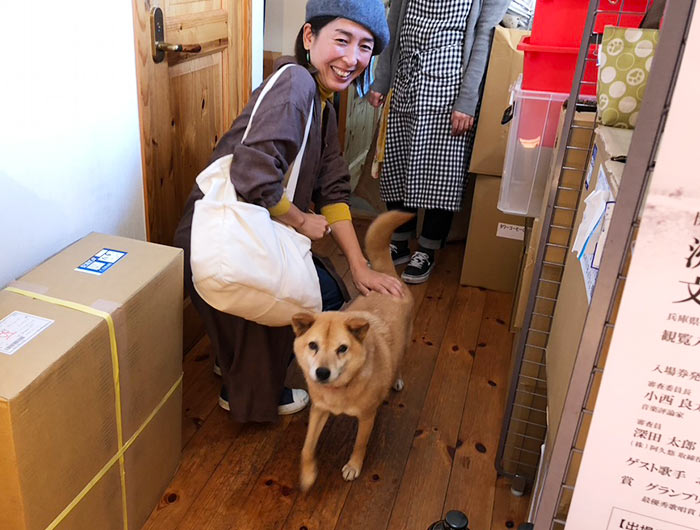 タワーコーヒーの看板犬ゆきちゃん