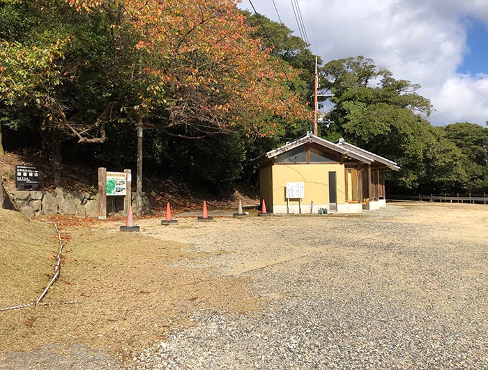 諭鶴羽神社の駐車場