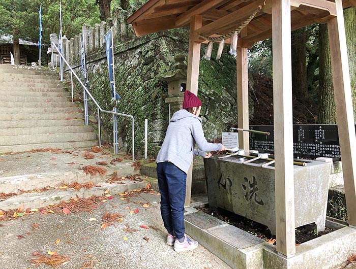 諭鶴羽神社の手洗い場。