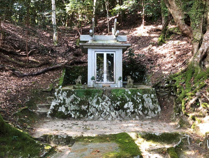 諭鶴羽神社の奥ノ院・篠山神社