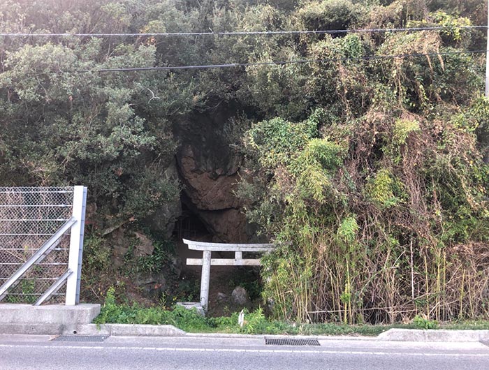 淡路島 岩戸 いわんど 神社は 龍の切ない逸話が残る廃跡でした