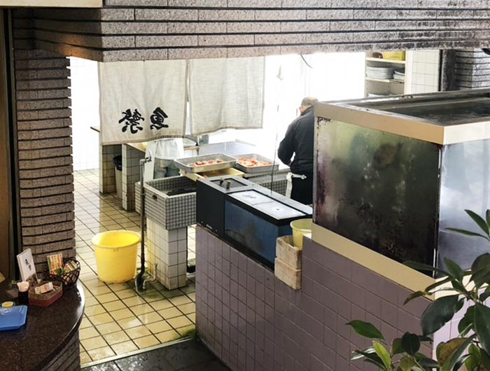 魚繁の店内の様子