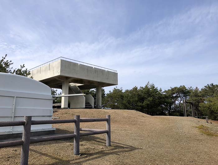 柏原山（かしはらやま）の北側展望台の様子