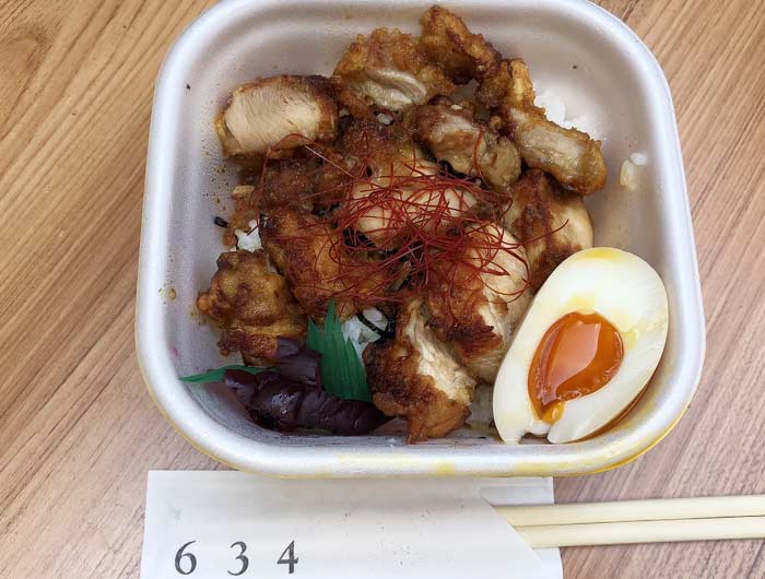 六參四（ろくさんよん）の鶏丼