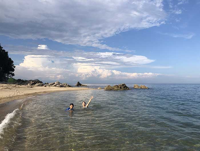 厚浜の磯場ビーチ