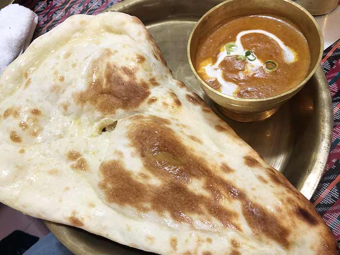 チキンカレーとナン