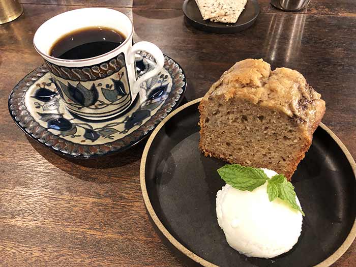 ケーキとコーヒー