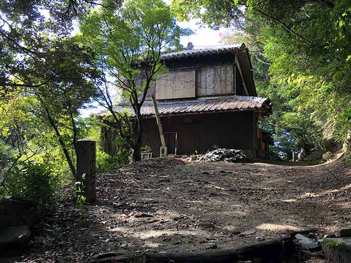 先山の登山道　17丁石