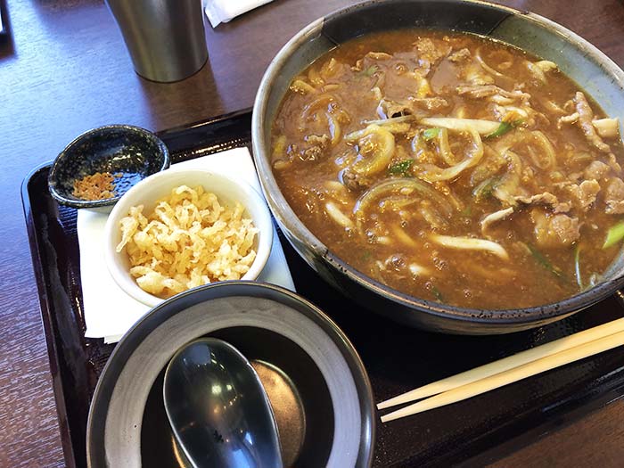 名物の肉カレーうどん