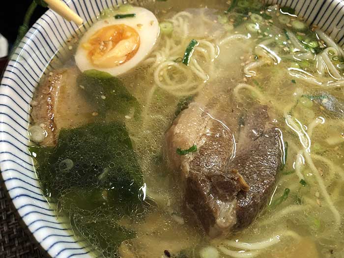 淡路鶏塩ラーメン