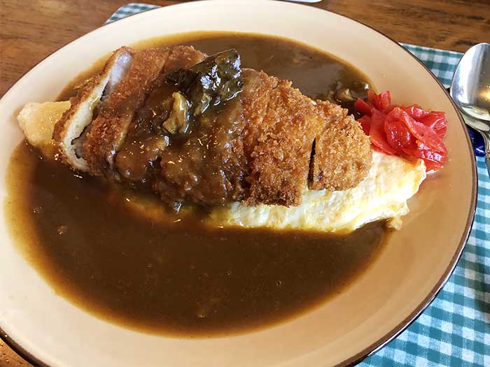 山茶花（さざんか）のオムカツカレー