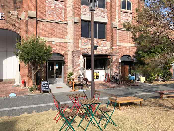 食香房とうじの店舗外観