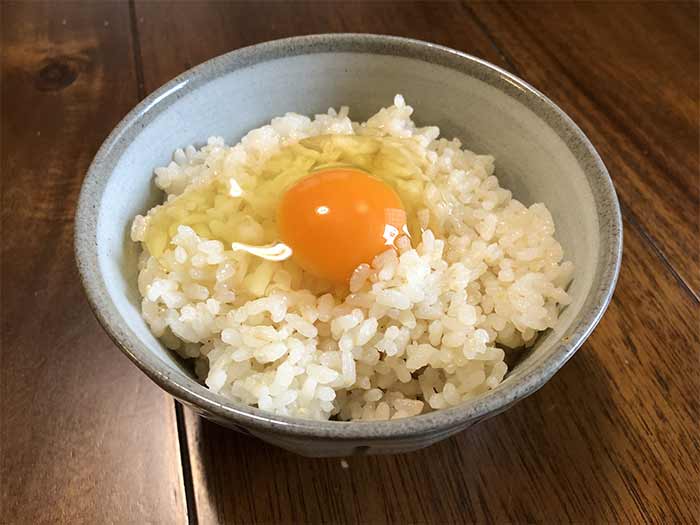 北坂養鶏場の卵で、たまごかけご飯