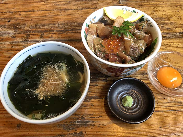 ミニ日替わり丼とミニうどんセット