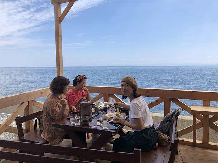 淡路島海鮮りうのテラス席でランチ