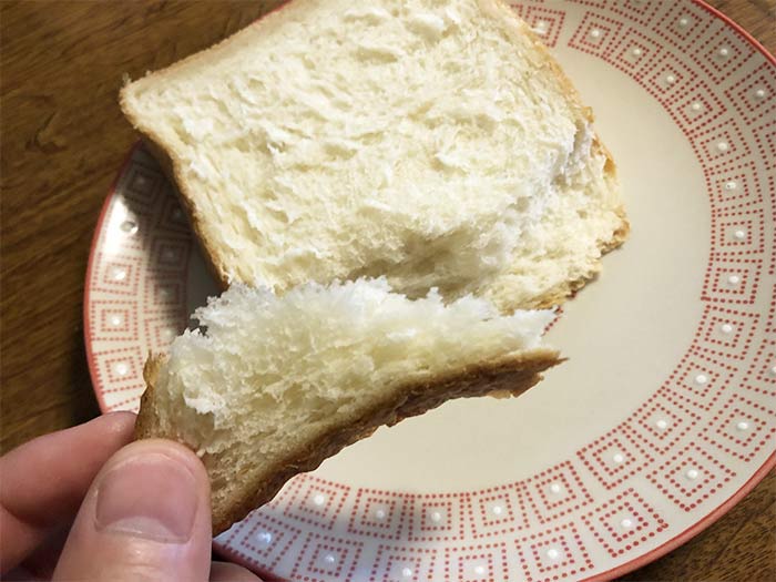 高級食パンをそのまま食べる