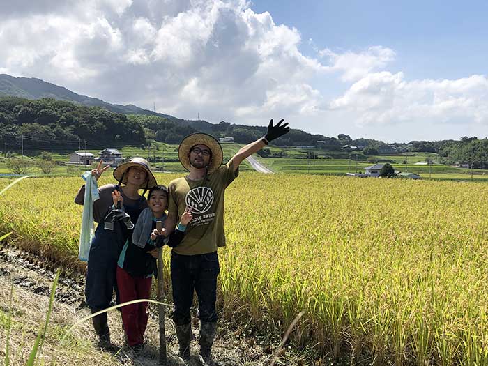 家族で田んぼ作業