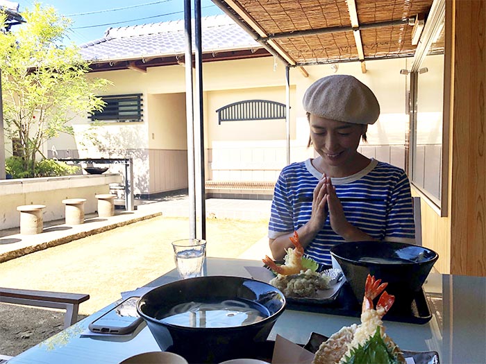 かま釜うどんでテラスランチ