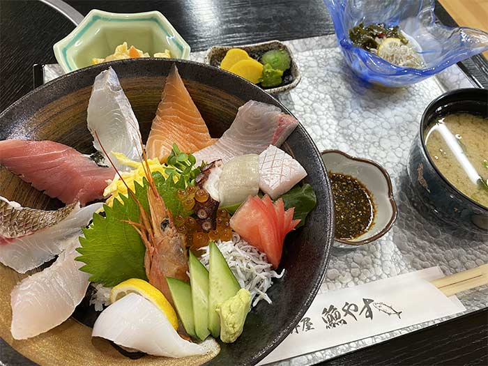 海鮮丼