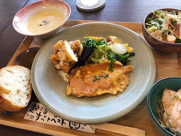 ロキデ アワジシマで食べたランチ